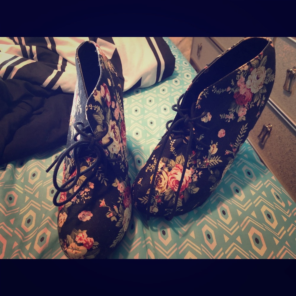 Beautiful Flower Wedges